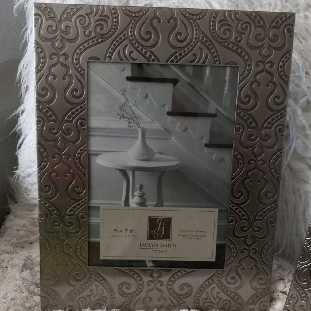 Jaclyn Smith Ornate Silver Picture Frames - Picture 2 of 8
